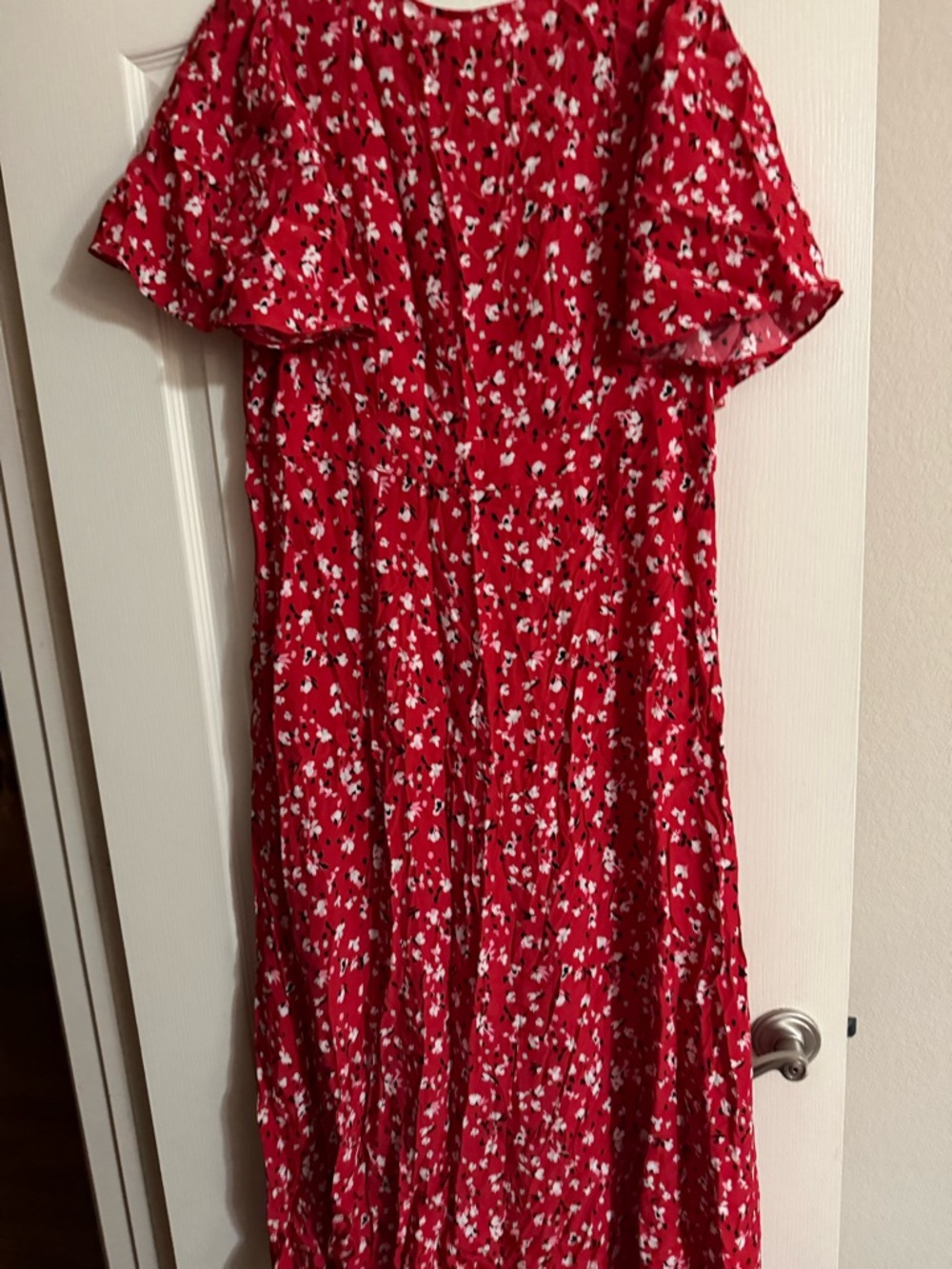 Red Floral Midi Dress with V-Neck and Flutter Sleeves - size 14 - Picture 6 of 6